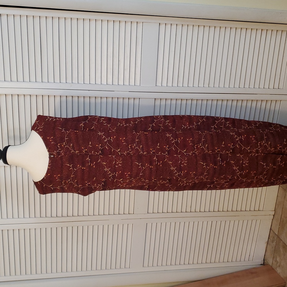 Leslie Fay Elegant Floral Sleeveless Burgundy Dress, Size 18 - Picture 4 of 13